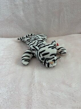 Ty Beanie Baby Blizzard White and Black Tiger Plush